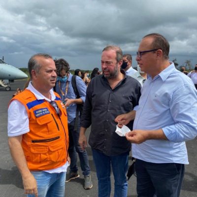 Ministro Rogério Marinho, senador Alexandre Silveira e deputado Gil Pereira