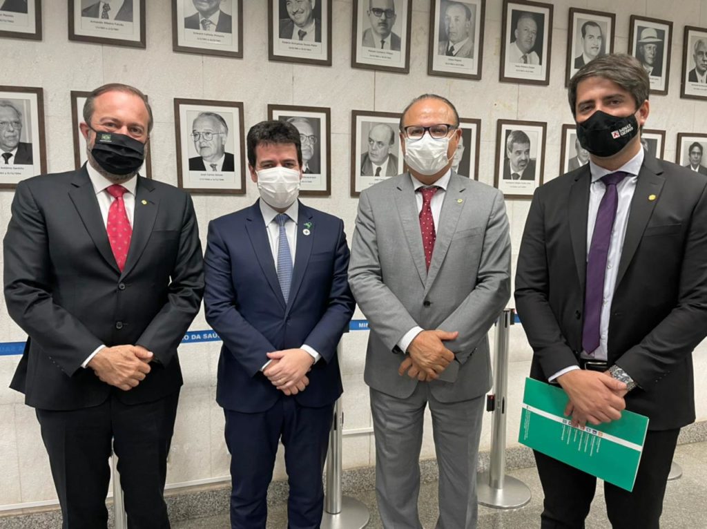 “Efetivação de 78 leitos de UTI vai beneficiar os norte-mineiros”, destaca Gil Pereira